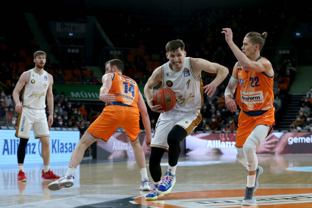 地完成从国 地完成从国